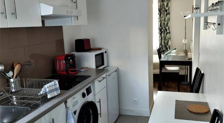 Pleasant serviced apartment with yard | Dogs allowed — photo 4