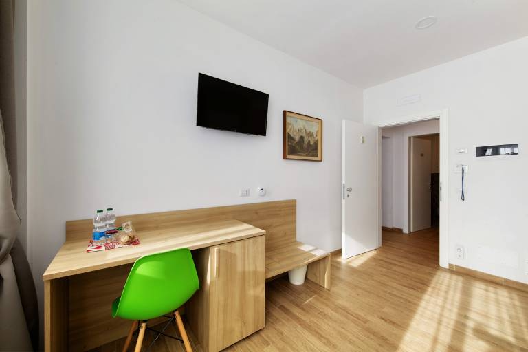 Room 'Camera S Verde Bagno Esterno Privat' with Lake View, Shared Terrace and Wi-Fi — photo 4
