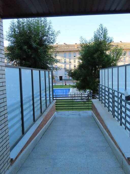 Apartment with pool — photo 5