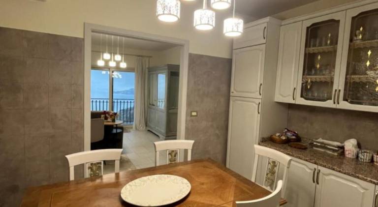 Rental apartment with patio — photo 4