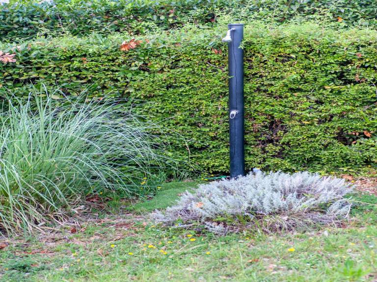 Fully equipped holiday apartment with patio, barbeque & yard | Pet-friendly — photo 5