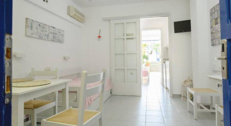 Rental apartment with yard — photo 3
