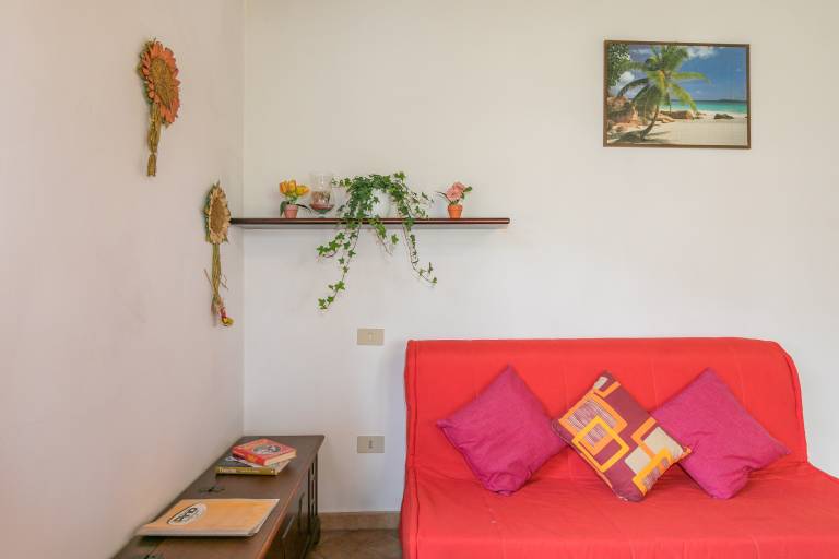 Farmhouse "Il Pino - Monolocale Lavanda" with Shared Pool, Private Terrace & Wi-Fi — photo 4