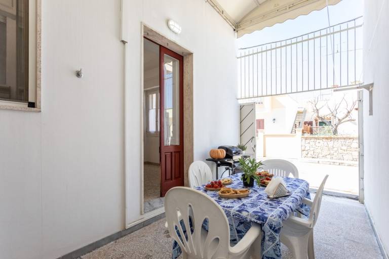 Vacation home with yard & barbeque | Sea view — photo 4