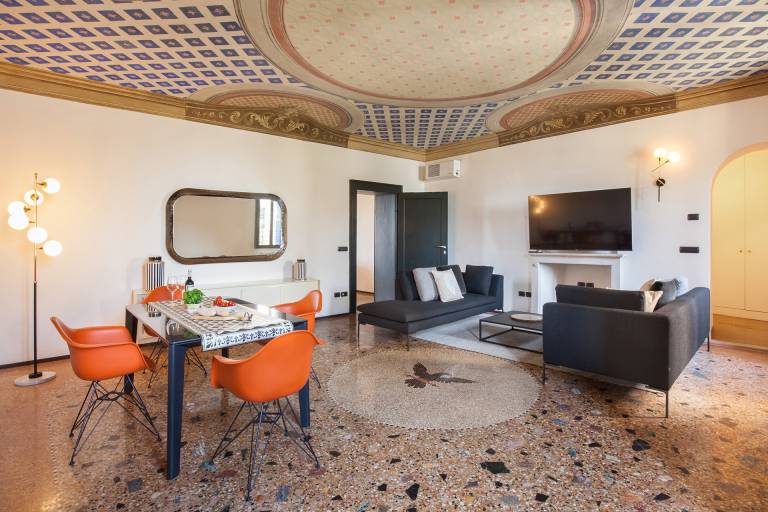 Holiday apartment with patio, garden & pool | Dogs allowed — photo 2