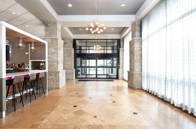 Crowne Plaza Milwaukee Airport by IHG — photo 3