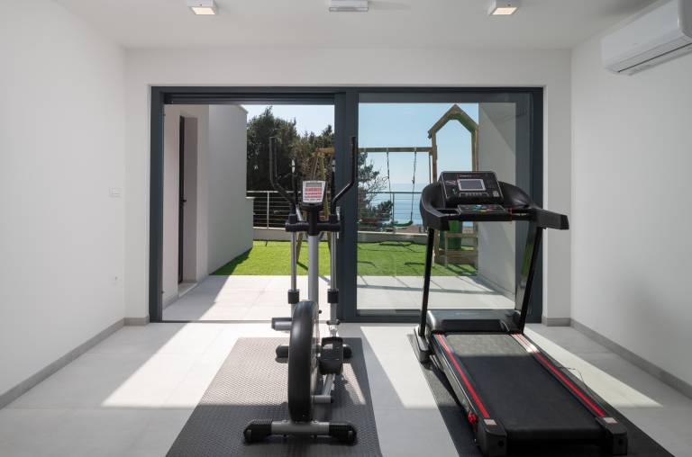 Family-friendly lovely villa with private pool, garden & BBQ | Water view | Close to the beach | Dogs allowed — photo 4