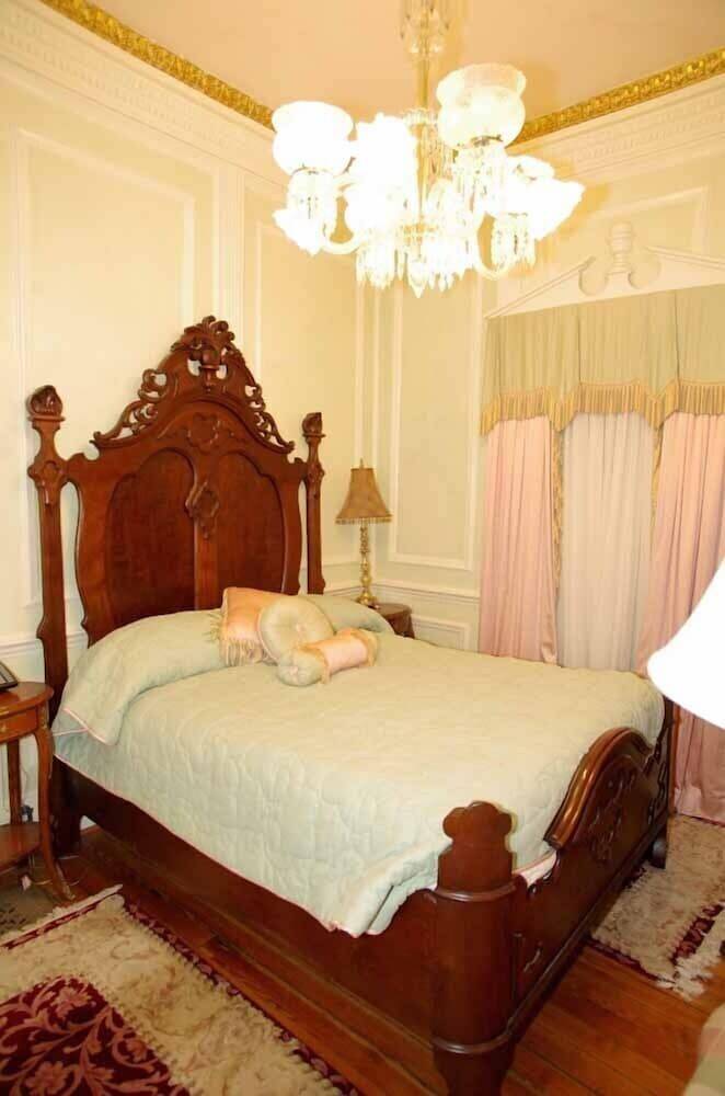 Accommodation Foley