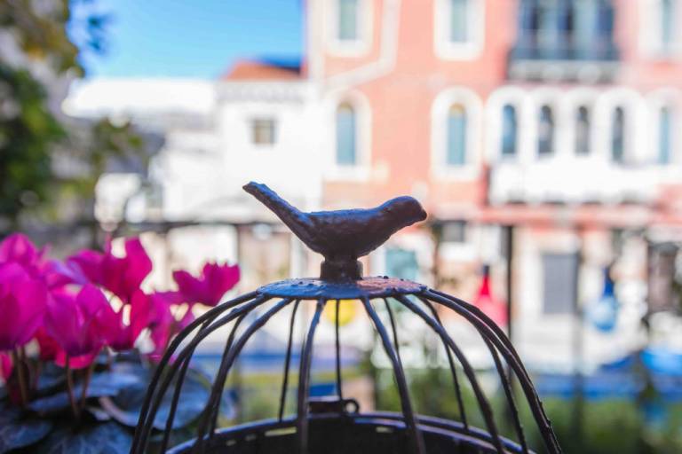 Family-oriented charming holiday apartment with terrace | Near Rialto Bridge | City view | Pets are welcome — photo 2