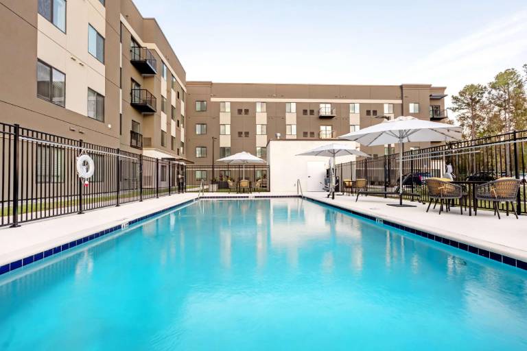 WaterWalk Extended Stay by Wyndham Jacksonville Deerwood Pk — photo 4