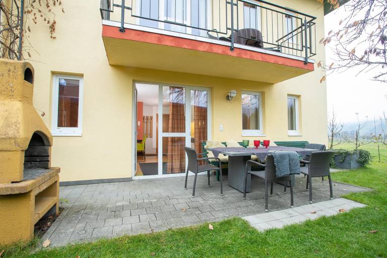 Holiday apartment with sauna, patio & yard — photo 5
