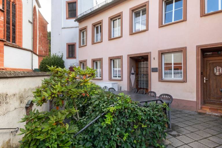 Vacation home with fast internet, patio & BBQ | City view in Bitburg