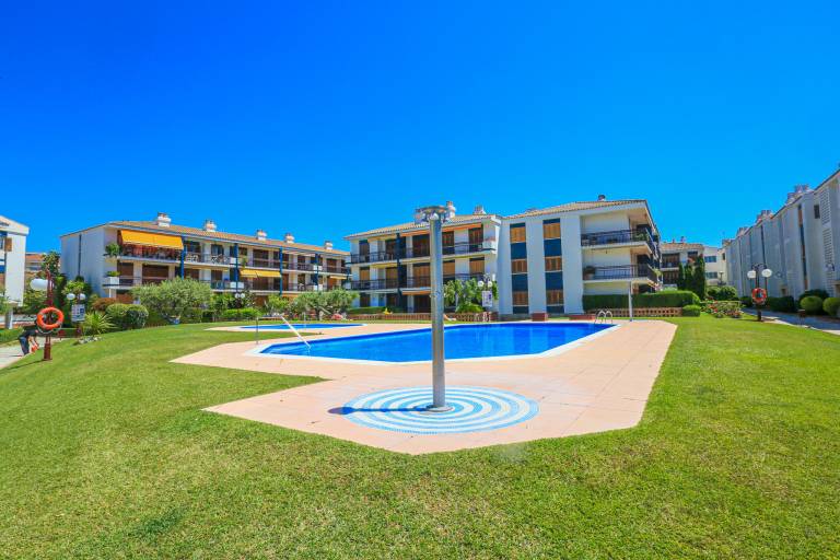 Nice holiday apartment with terrace, pool & yard | Close to the beach | Pet-friendly — photo 4