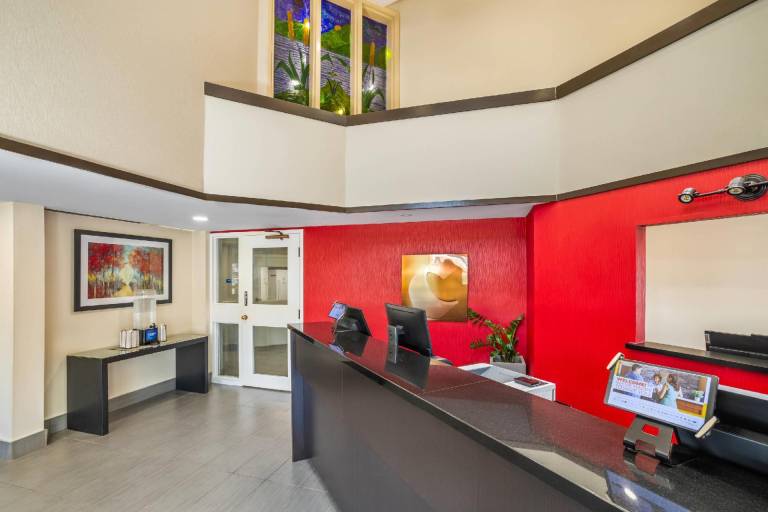 Comfort Inn East — photo 5