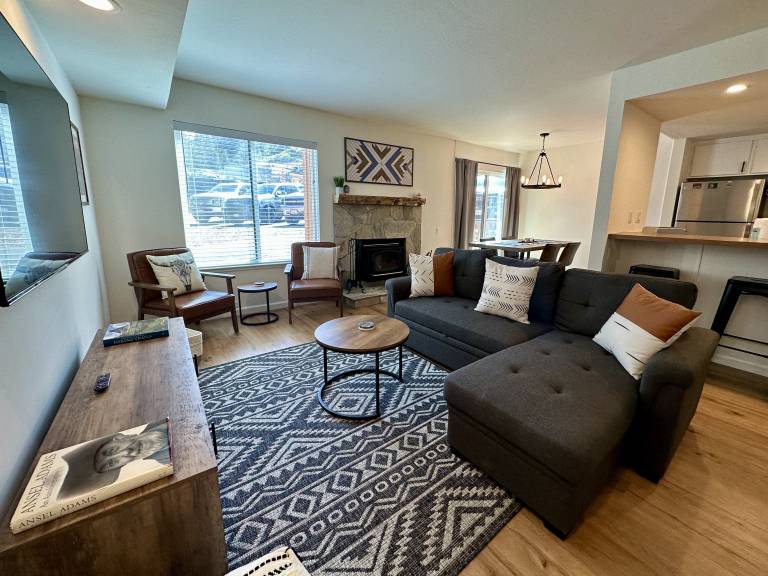 Condo with sauna, pool & hot tub — photo 2