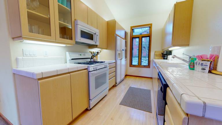 Snowcreek V 933 Bright and Spacious, Private BBQ, Washer Dryer, Pet-Friendly — photo 2