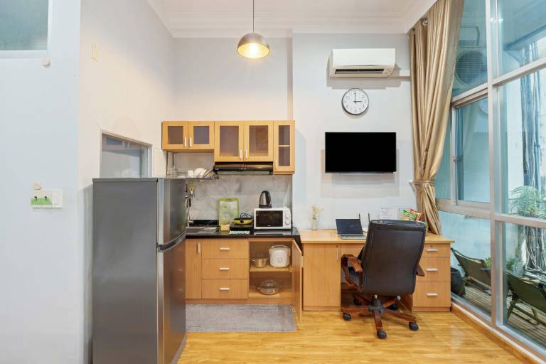 Apartment with jacuzzi & sauna | Near Notre-Dame Cathedral Basilica of Saigon | Suitable for remote work — photo 4