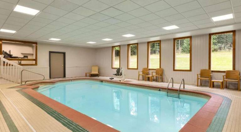 Country Inn & Suites by Radisson, Mishawaka, IN — photo 4