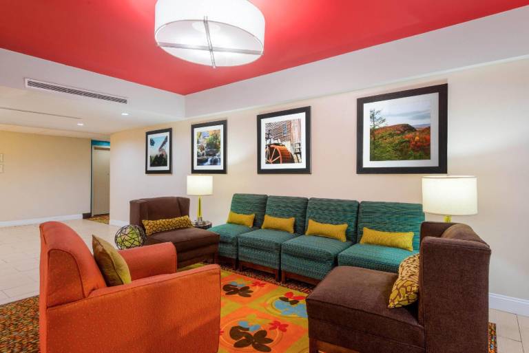 La Quinta Inn & Suites Summersville/New River National Park — photo 4