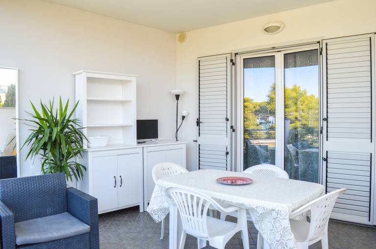 Fully equipped lovely apartment with pool, yard & patio | Sea view | Next to the beach | Dogs allowed — photo 2