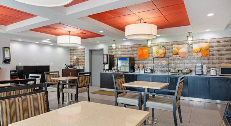 Comfort Inn & Suites Carrollton — photo 4