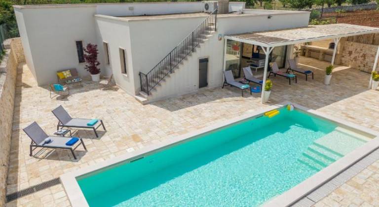 Vacation home with pool in Ostuni