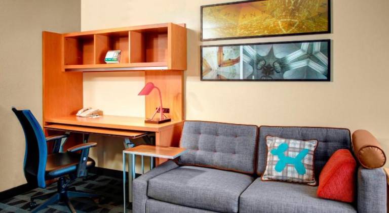 TownePlace Suites by Marriott Fresno — photo 2