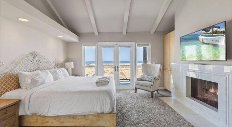 Beach Break by AvantStay Oceanfront View Patio in Newport, CA