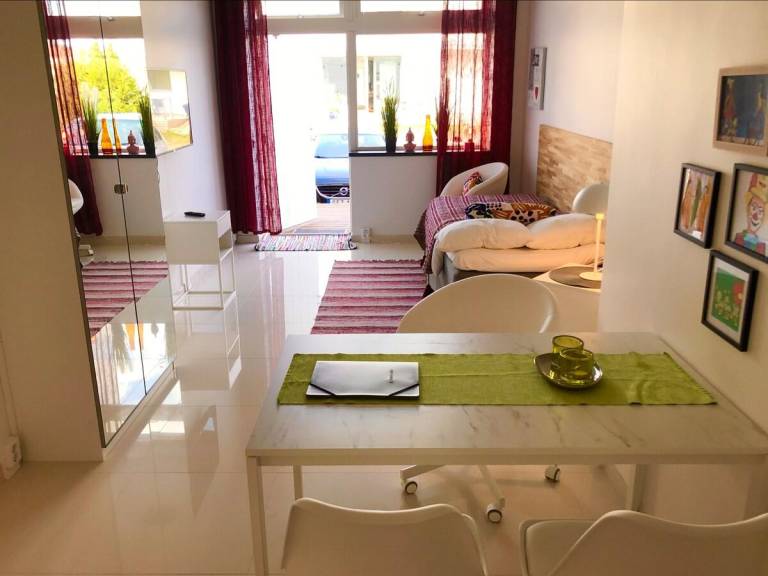 Family-friendly pleasant holiday apartment with garden & barbeque | Water view | Good for workation | Pets allowed — photo 2