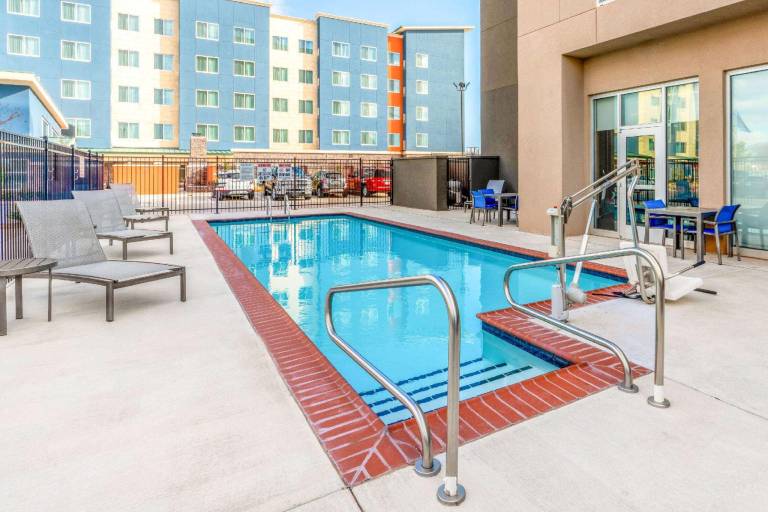 La Quinta Inn & Suites by Wyndham Oklahoma City Airport — photo 5