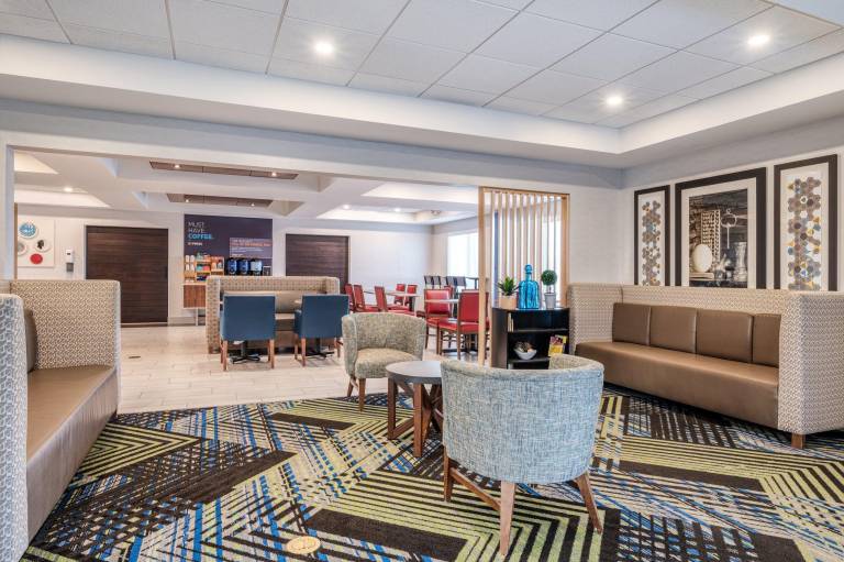Holiday Inn Express & Suites Vandalia By IHG — photo 2