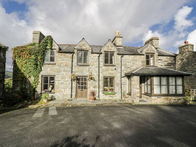 House Maentwrog