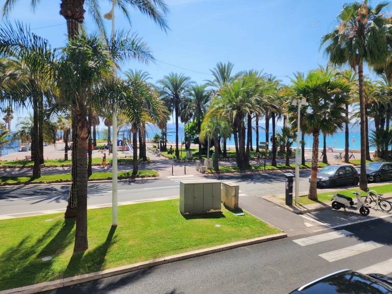 Fully equipped apartment with terrace | Beach view | Close to the beach | Pets allowed — photo 3