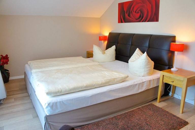 Gemütliche Dachgeschosswohnung mit Süd-Loggia  - nur 100 m zum Ostseestrand! — photo 4