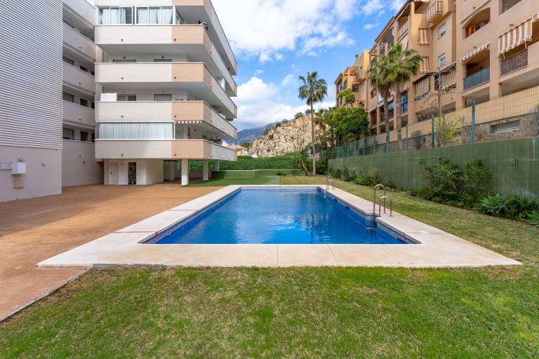 Centrally Located Penthouse with Balcony, Wi-Fi & Air Conditioning in Fuengirola in Benalmádena