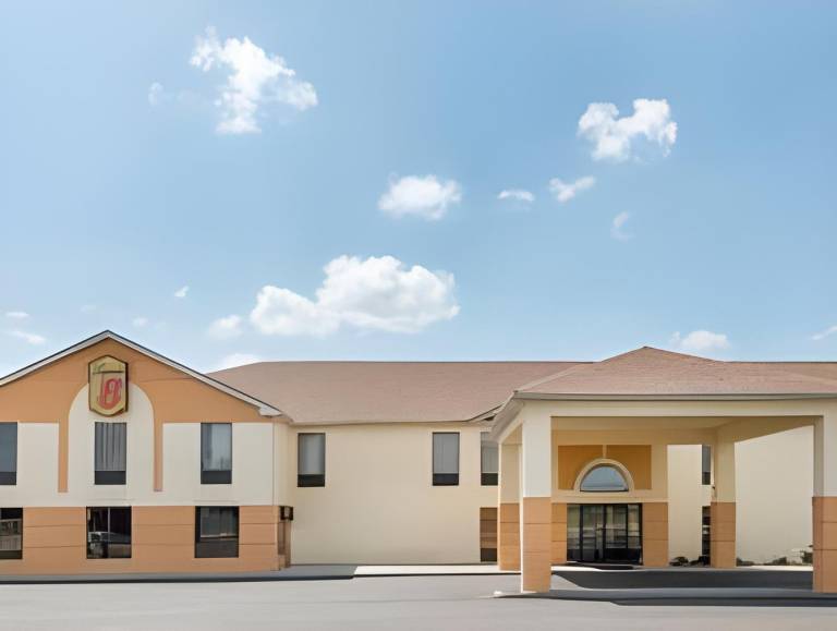 Super 8 by Wyndham Shepherdsville / Louisville South I65 in Shepherdsville, KY