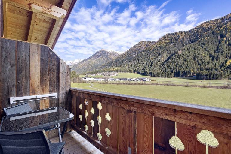 Family-oriented rental apartment with sauna, patio & grill | River view | Perfect for remote work | Pet-friendly — photo 4