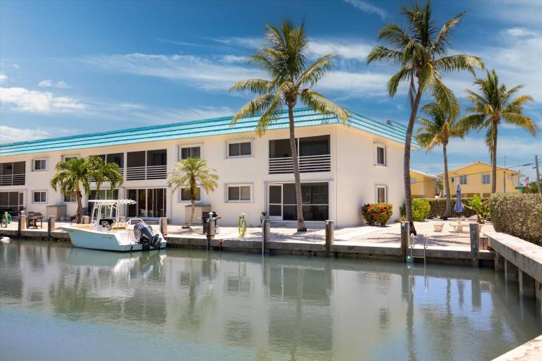 Child-friendly nice house with pool & terrace | Pets are welcome in Marathon, FL