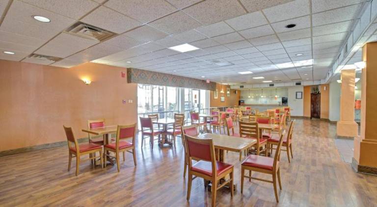 Americas Best Value Inn Laredo — photo 5