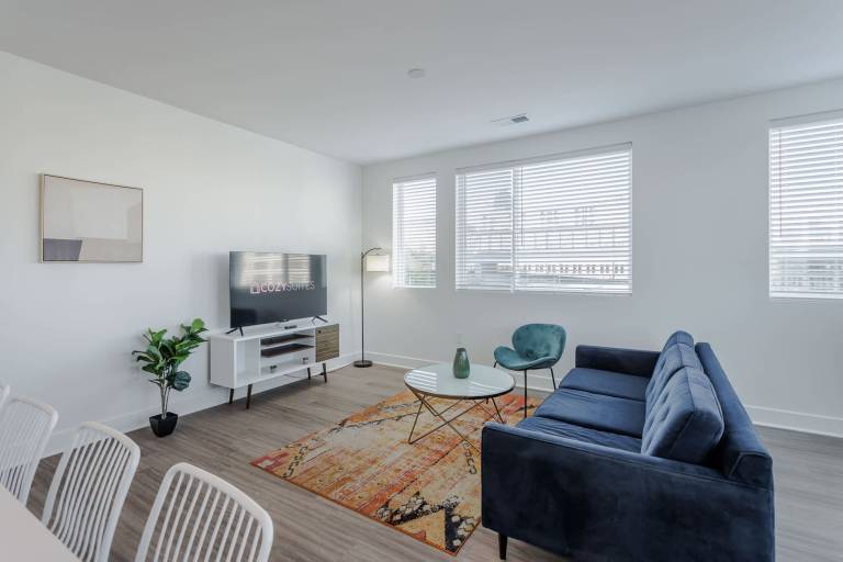 Cozysuites l Luxe 2BR in Downtown Cincinnati 5