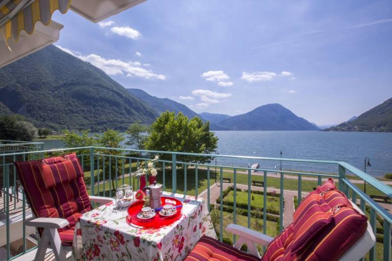 Apartment | Sea view | Beach nearby | Pets allowed in Porlezza