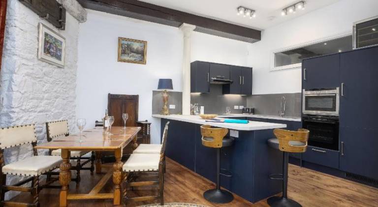Rental apartment with 2 rooms for 4 persons — photo 3