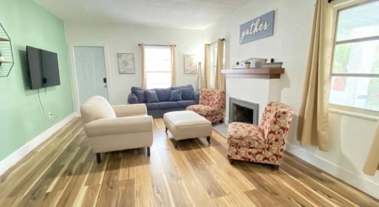 Heart of Miami sleeps 10 near Little Havana Beaches in Miami, FL