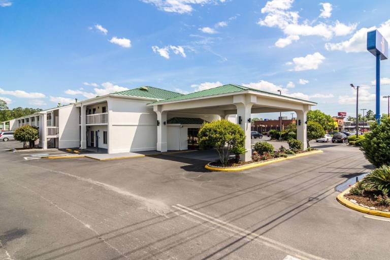 Motel 6 Waycross, GA — photo 3