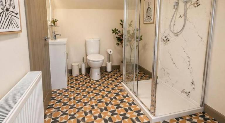House with jacuzzi — photo 4