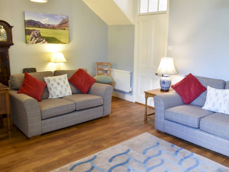Family-friendly lovely cottage with yard | Pet-friendly — photo 3