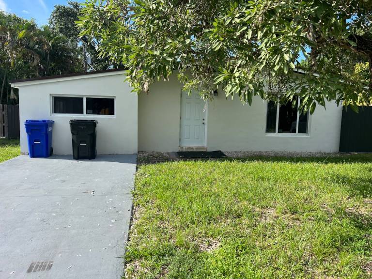 Shared room North Miami Beach