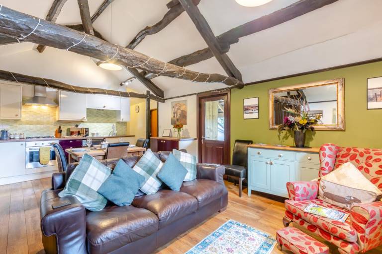 Cottage with yard & terrace | Pets are welcome — photo 3