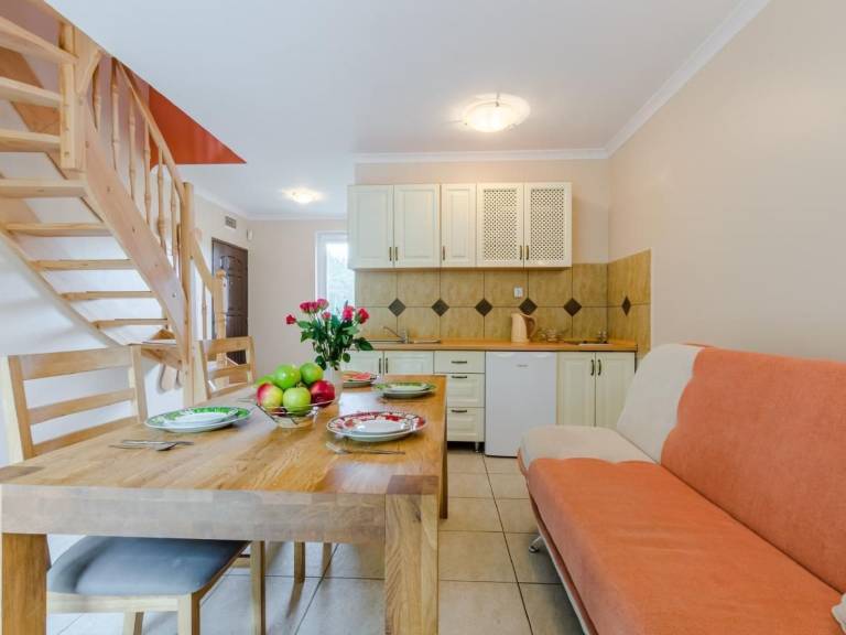 Apartment with terrace, grill & yard — photo 2