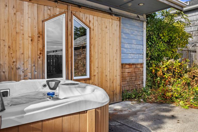 Vintage Beach Cottage — photo 3